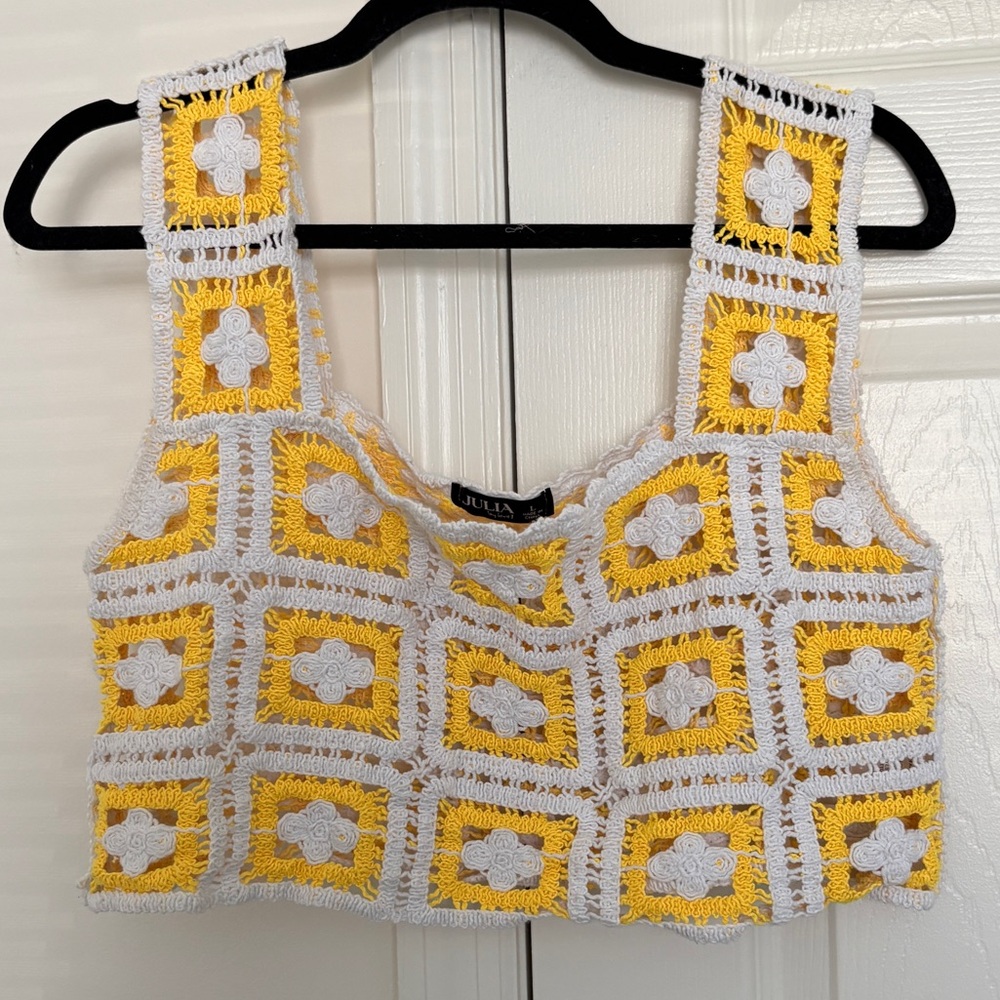Julia by Love J Yellow crochet crop top with floral pattern Size Large